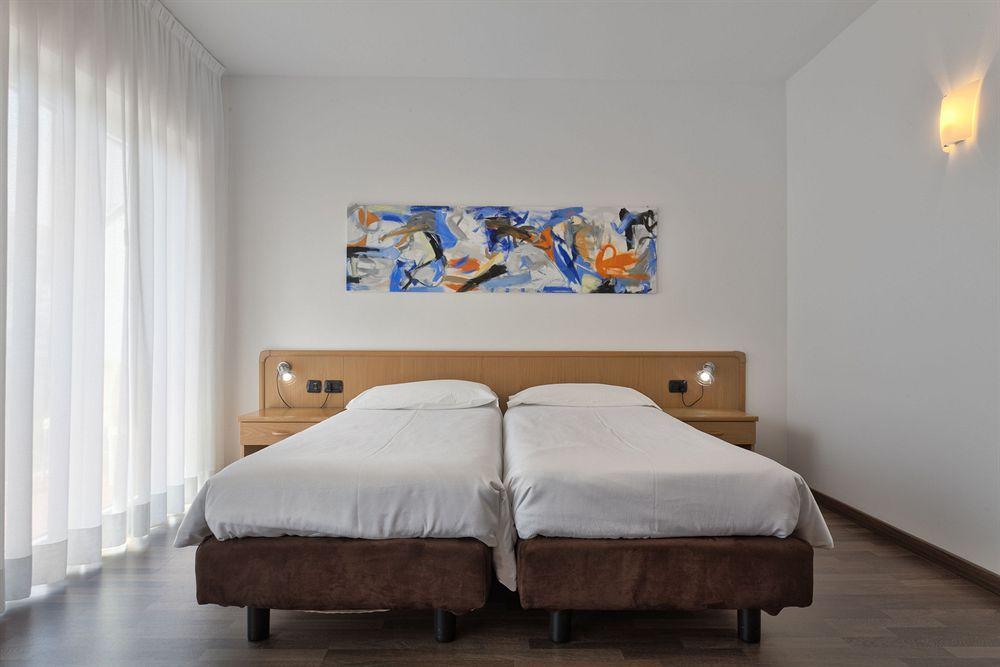 Sporthotel Villa Stella Torbole Sul Garda Exterior foto