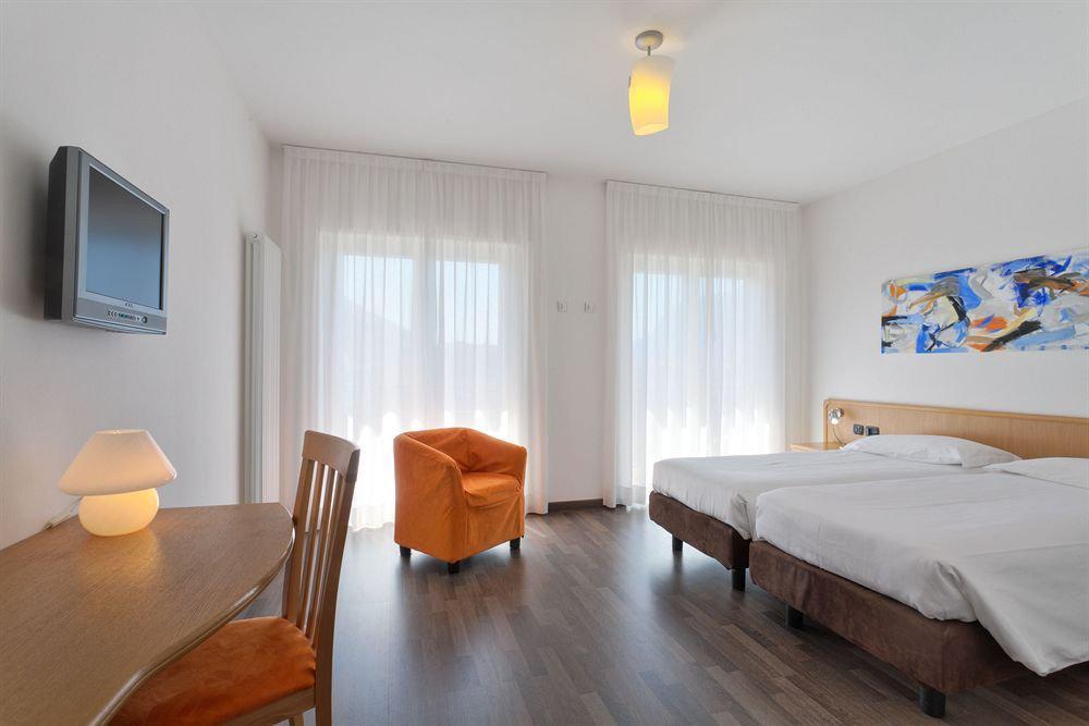 Sporthotel Villa Stella Torbole Sul Garda Exterior foto