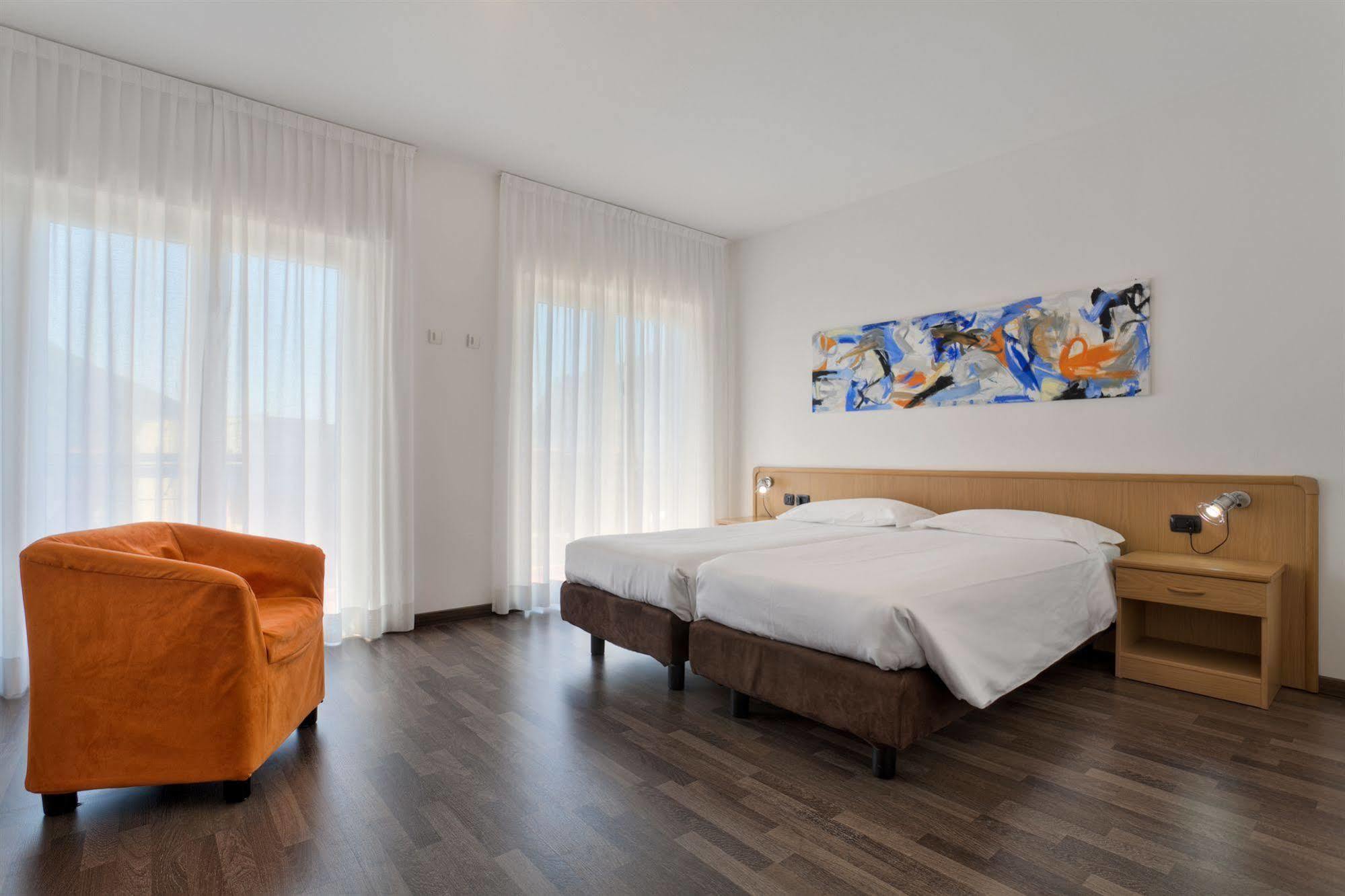 Sporthotel Villa Stella Torbole Sul Garda Exterior foto